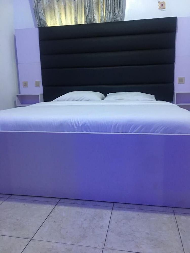 Jaybritt Luxury Apartment Family Apartment 8