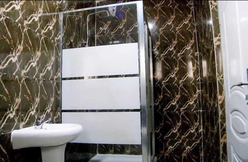 Jaybritt Luxury Apartment Family Apartment 10