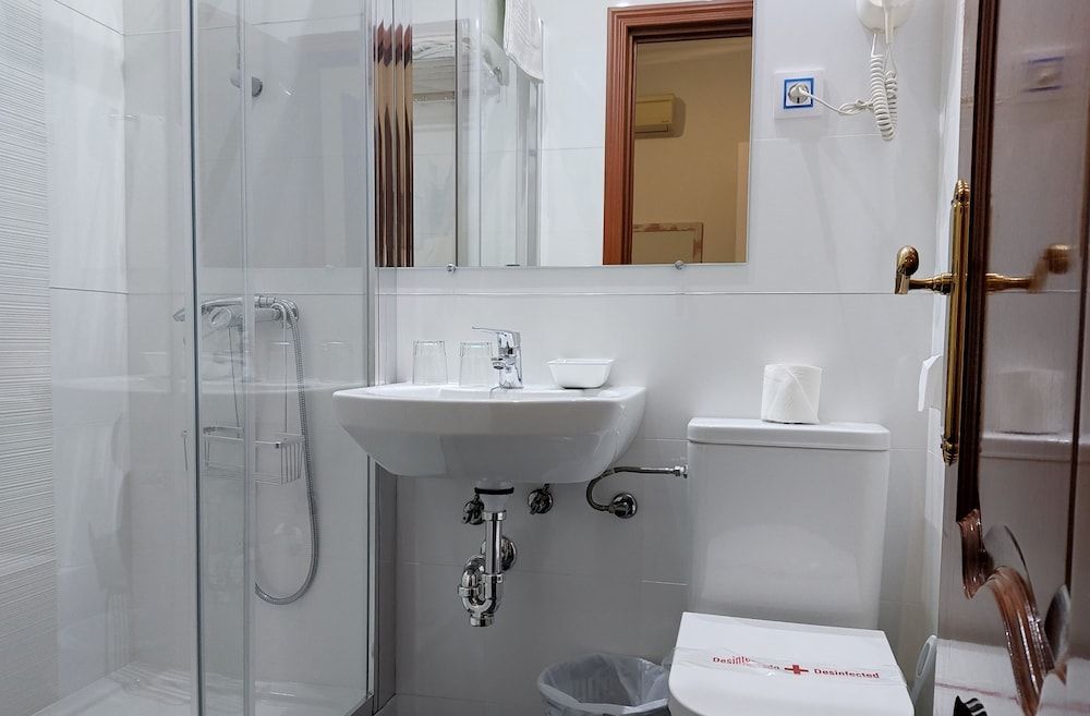 Hostal Bruña Standard Double Room 23