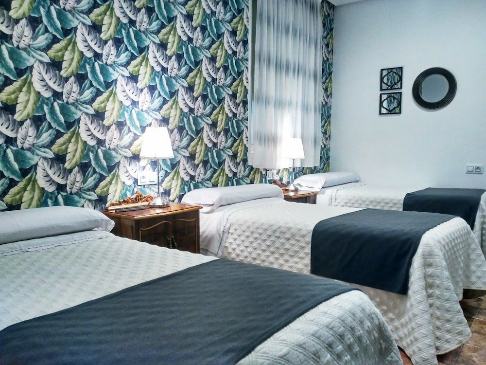 undefined Hostal Bruña 3