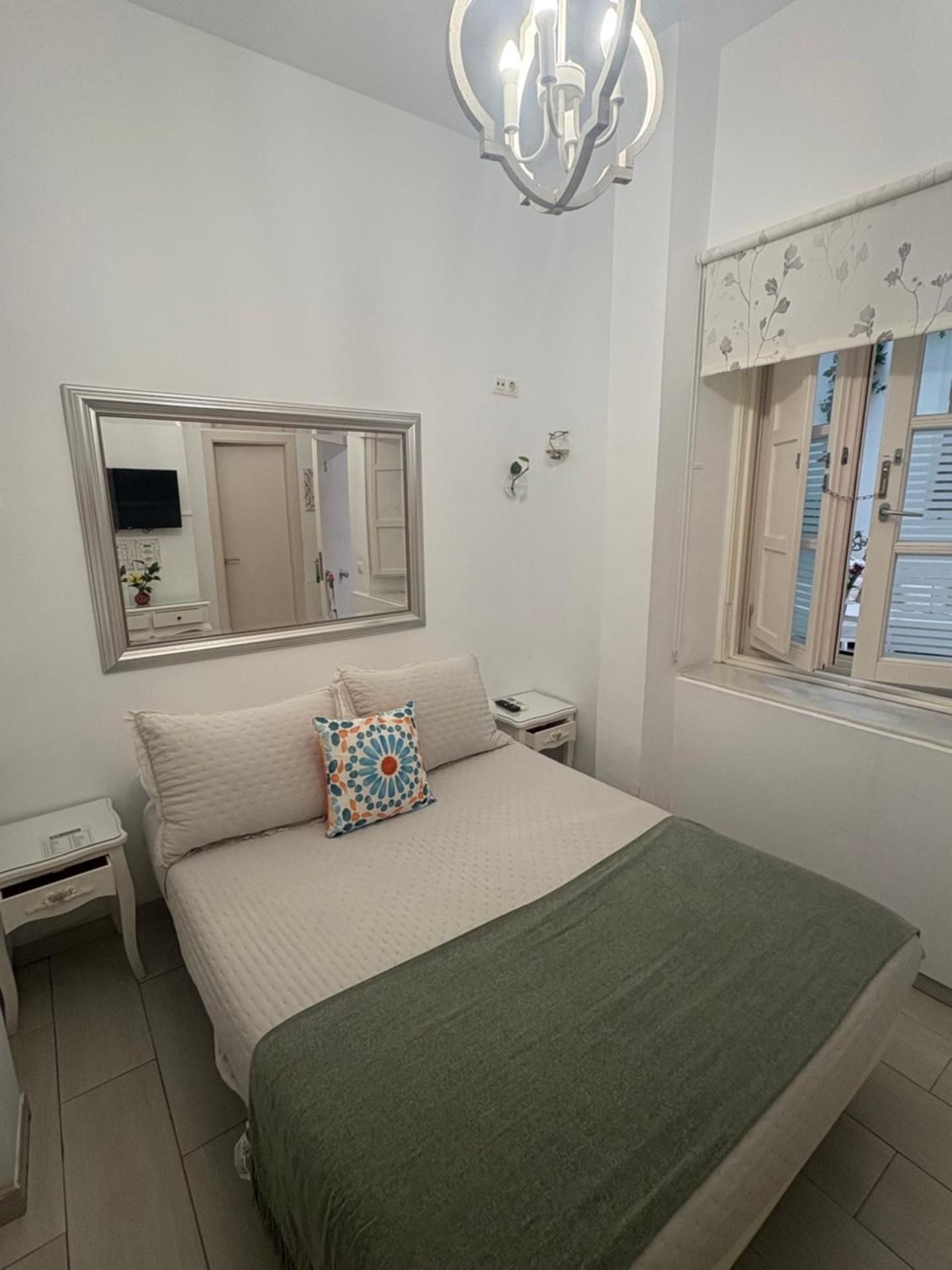 Small Double Room - Ground Floor