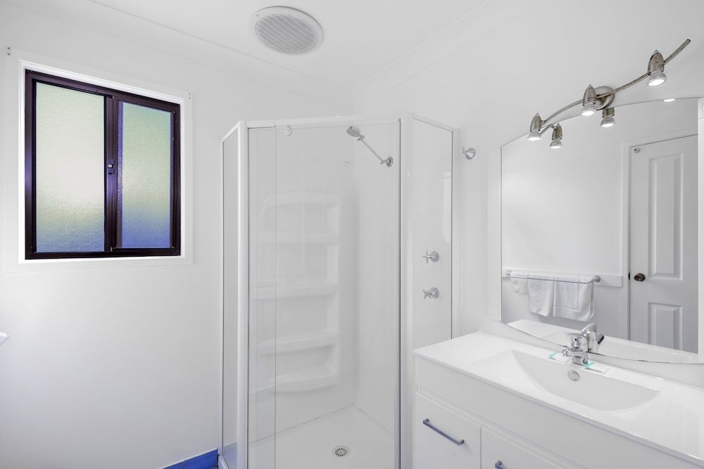 Moruya Holiday Park 2-Bedroom Executive Riverfront Villa (Not Pet Friendly) 4