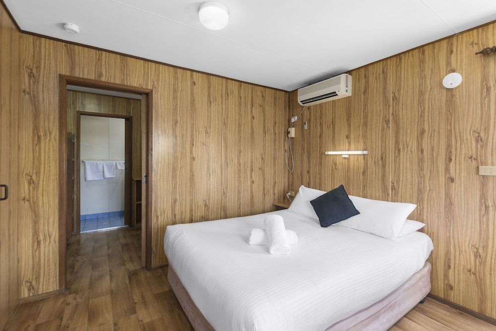 Moruya Holiday Park Ensuite Cabin (Pet Friendly)