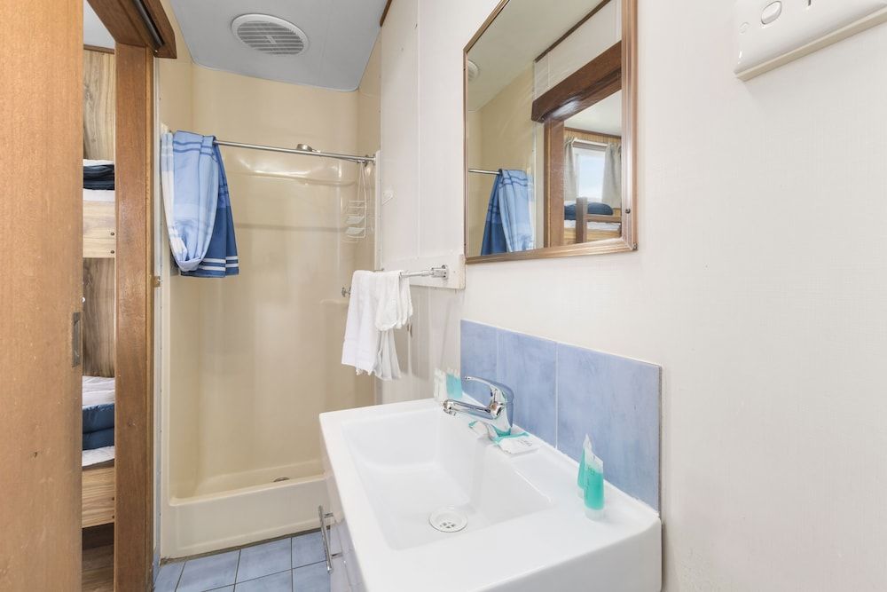 Moruya Holiday Park Ensuite Cabin (Pet Friendly) 4