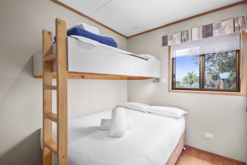 Moruya Holiday Park 2-Bedroom Riverfront Villa (Not Pet Friendly)