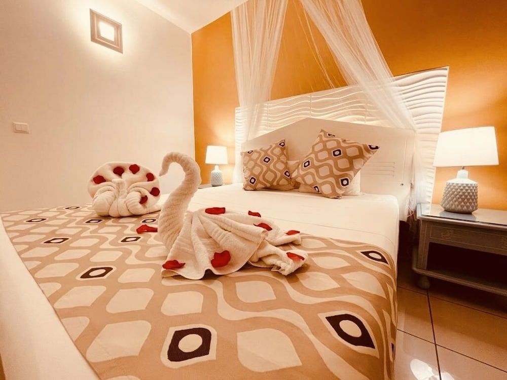 Tropicana Suites Family Suite 2