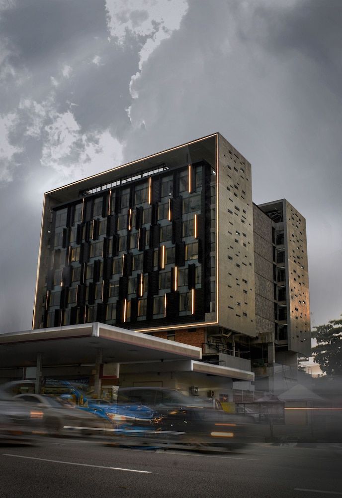 undefined Kloe Hotel 2