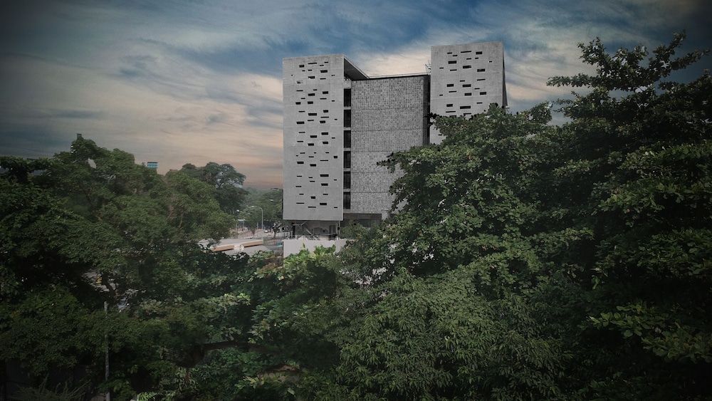 undefined Kloe Hotel 3