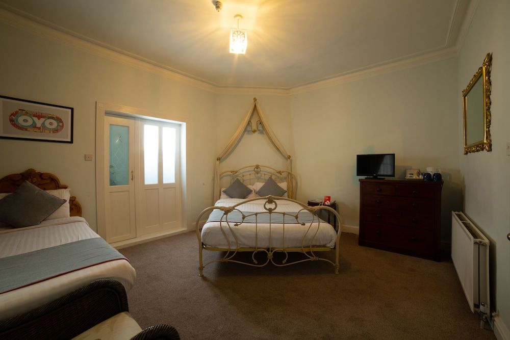 Fines Bayliwick Hotel Family Room 3