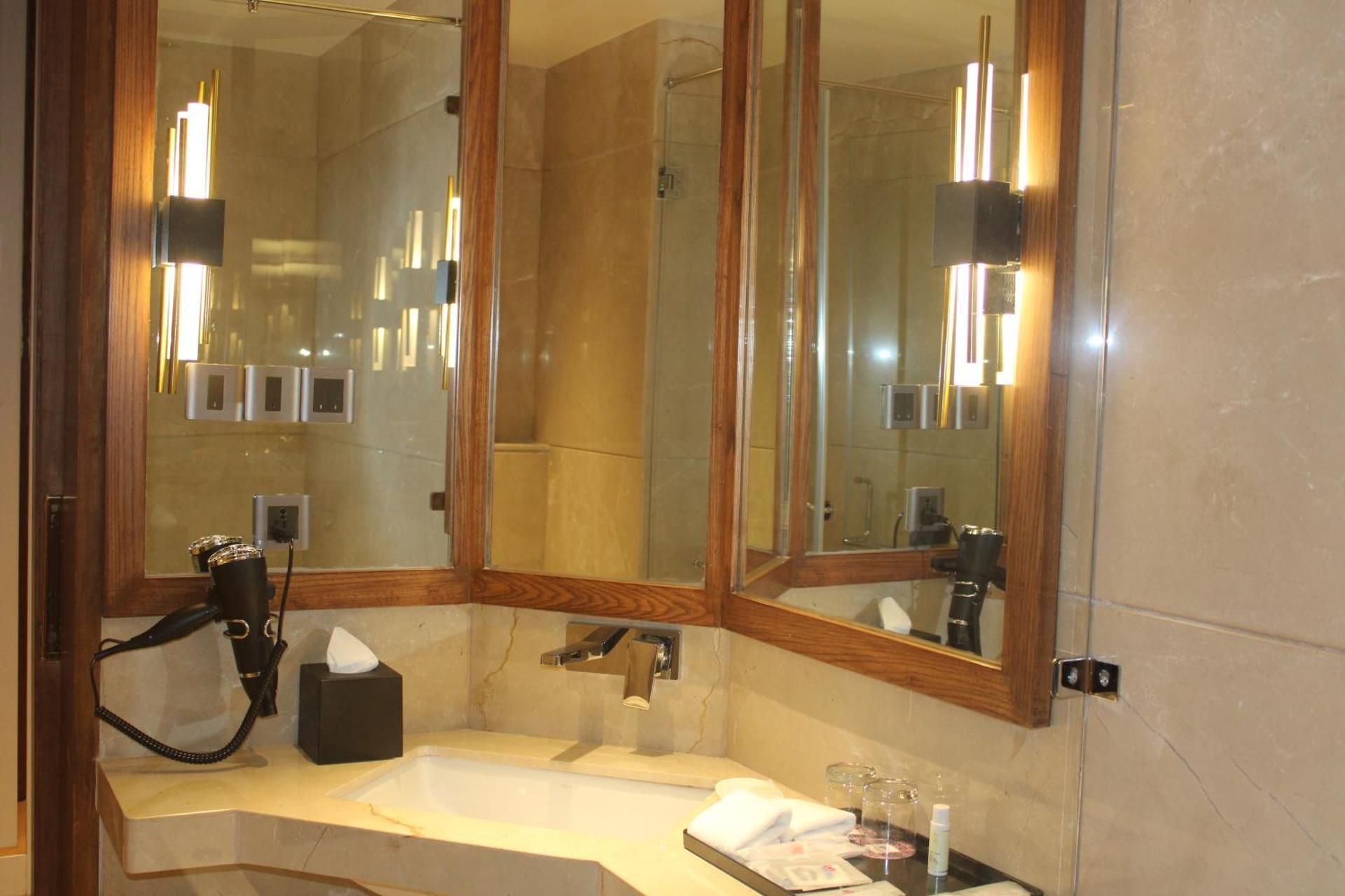 undefined Planet Hollywood Thane City 9