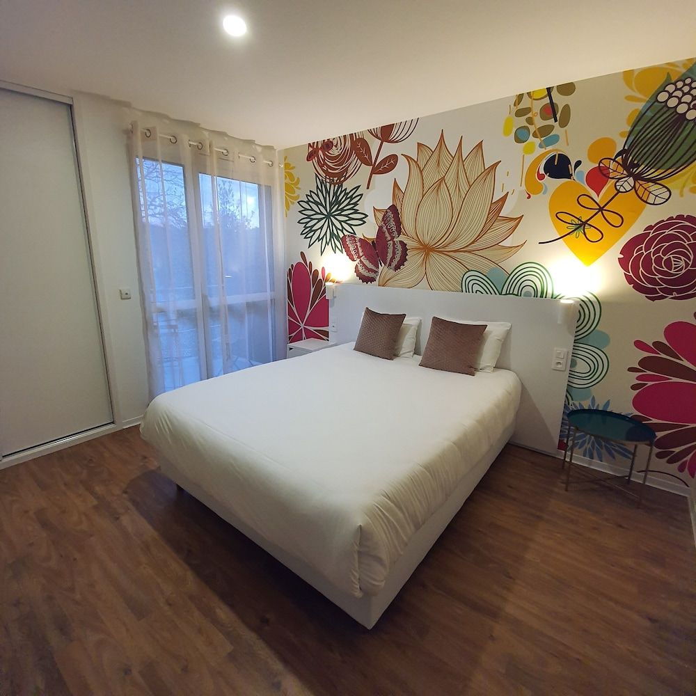 Green Hôtels Bordeaux Arena superior double room balcony or terrasse 2