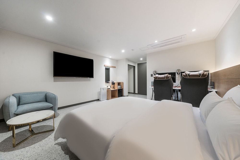 Liv Life Hotel LUXURY V 2PC 5