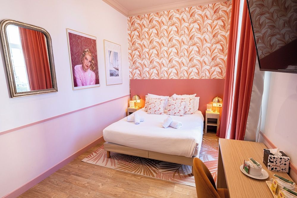 Hotel de Londres Suite Junior côté mer et côté jardin 2