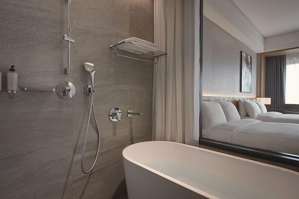 Grand Banyan Hotel Deluxe Quadruple Room 3