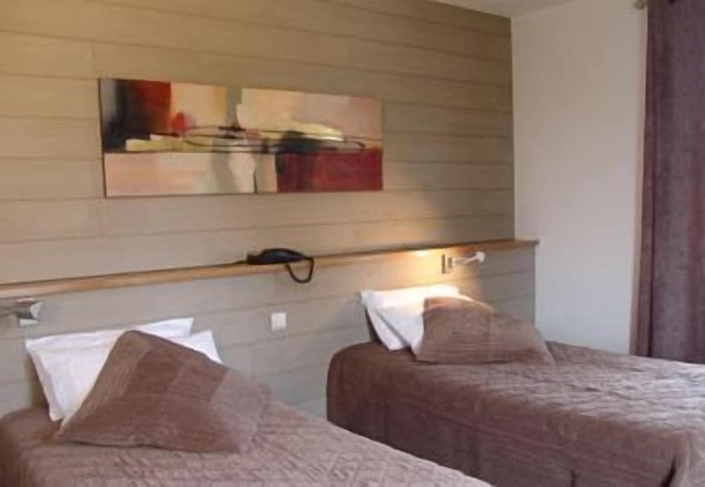Twin Room, Golf View