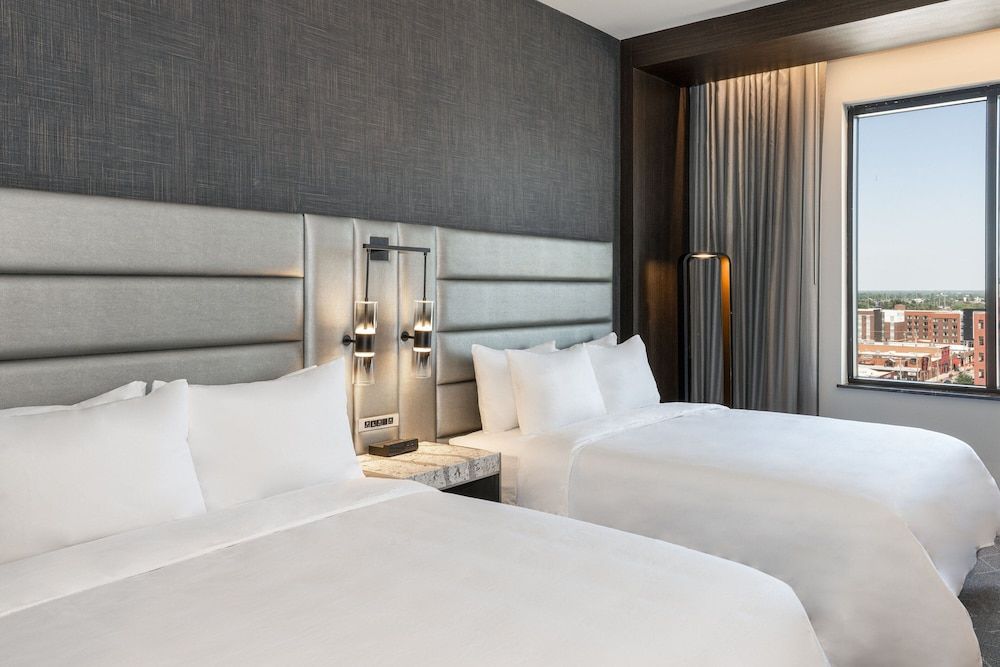 Deluxe Room, 2 Queen Beds, City View (Hearing Accessible)