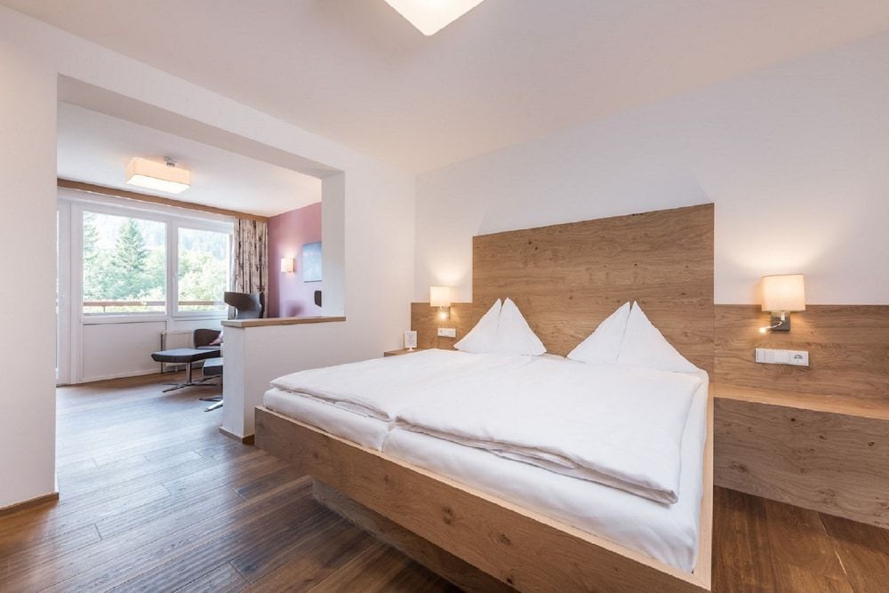 Junior Suite, 1 Bedroom, Balcony, Mountain View