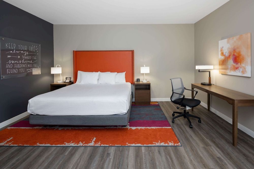 Room, 1 King Bed, Accessible, Non Smoking (Mobility, Roll-In Shower)