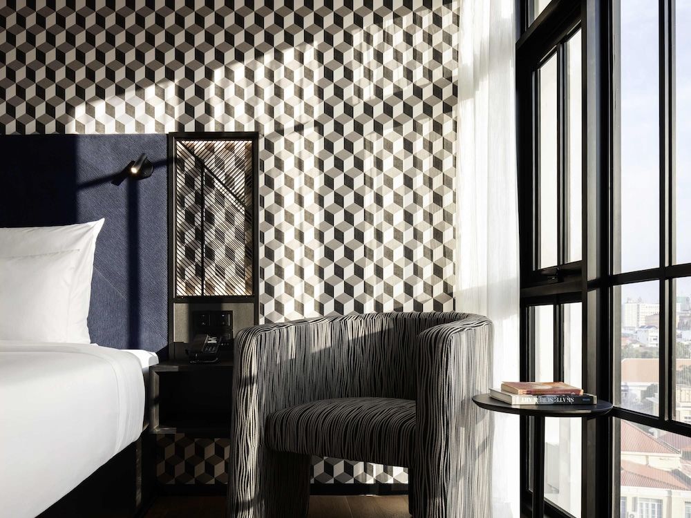 TRIBE Phnom Penh Post Office Square Comfort Room, 1 Queen Bed 5