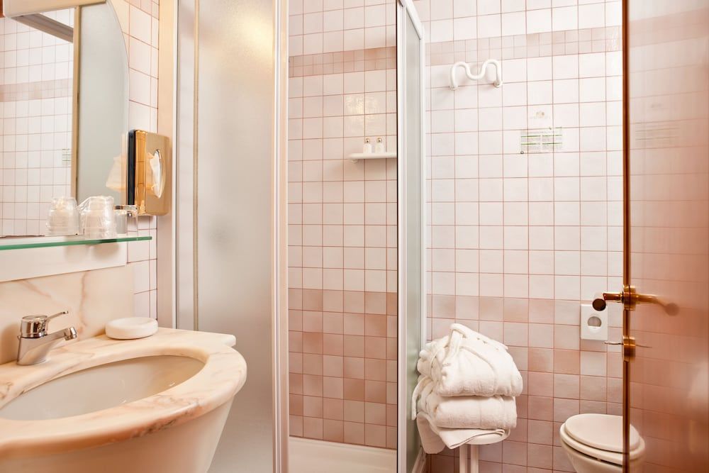 Hotel Fior Double Room Single Use 4