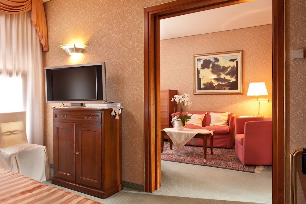 Hotel Fior Junior Suite 8