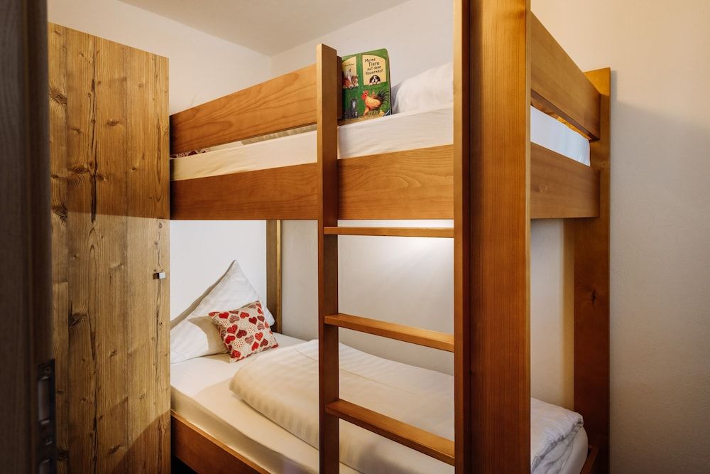 Hotel Kögele Family Room, 2 Bedrooms, Balcony, Mountain View 5