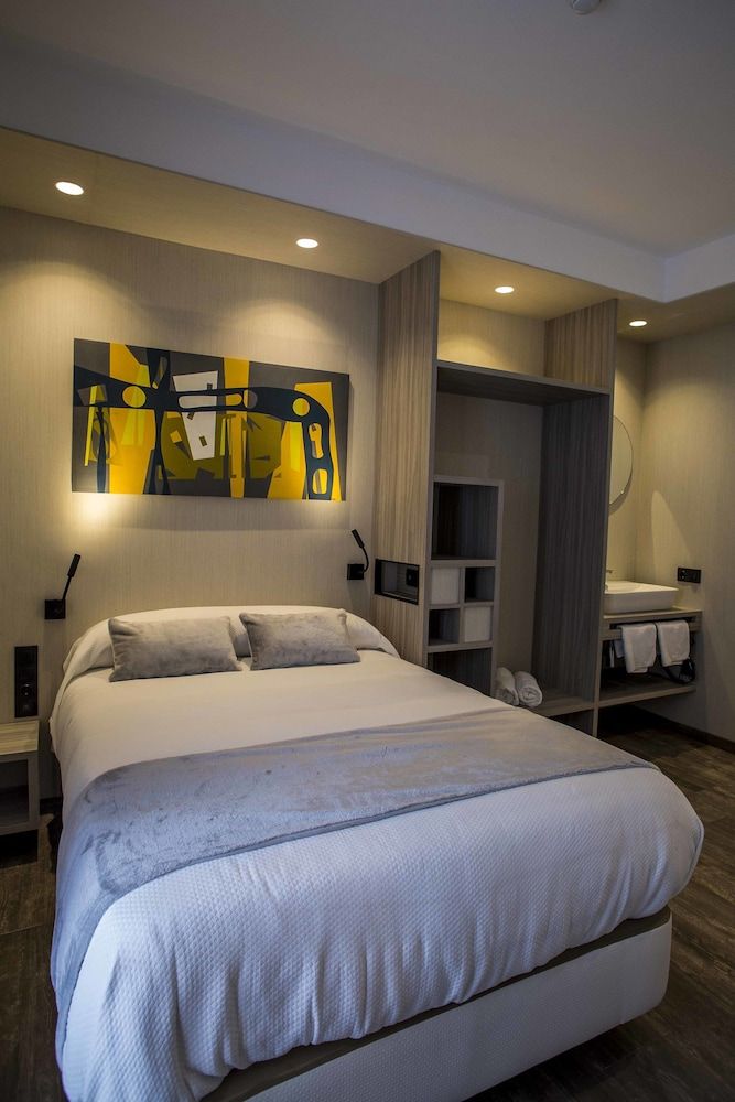 Hostal Sevilla Santa Justa Double Room, Private Bathroom 10