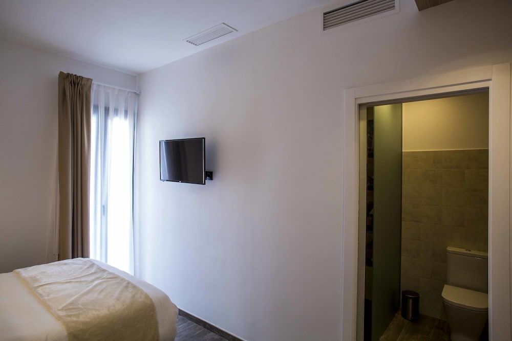 Hostal Sevilla Santa Justa Double Room, Private Bathroom 60