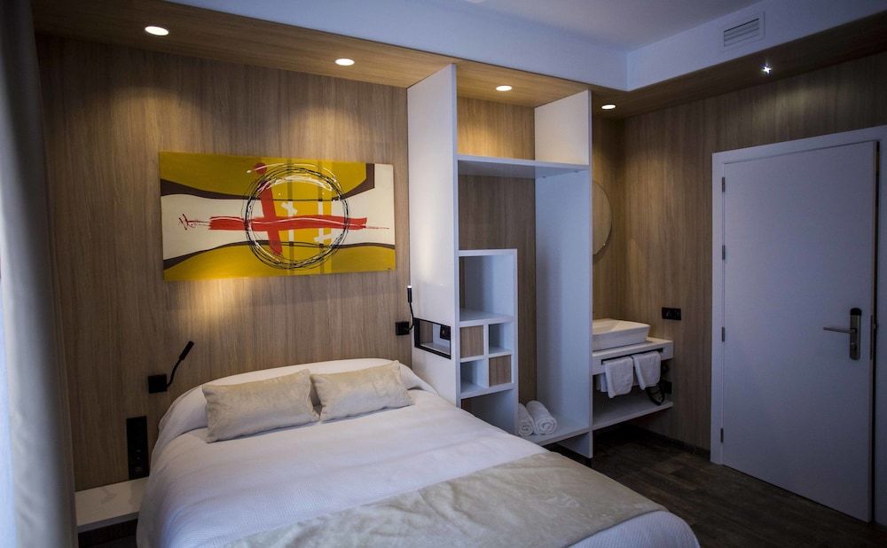 Hostal Sevilla Santa Justa Double Room, Private Bathroom 23