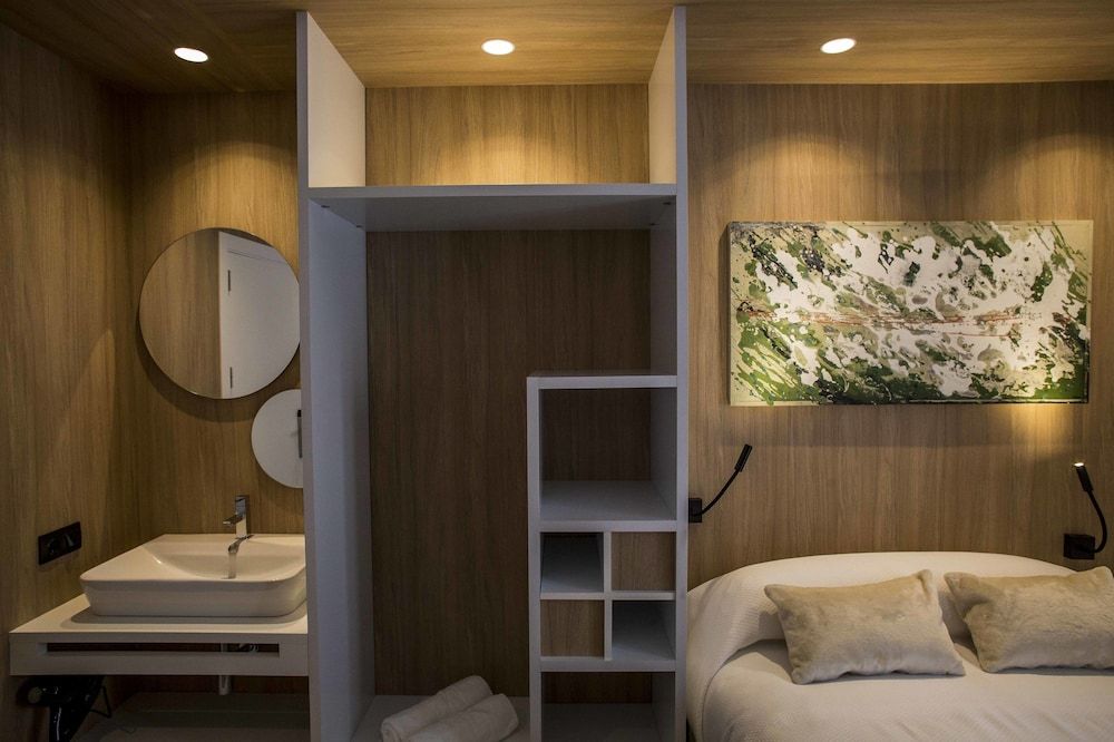 Hostal Sevilla Santa Justa Double Room, Private Bathroom 57