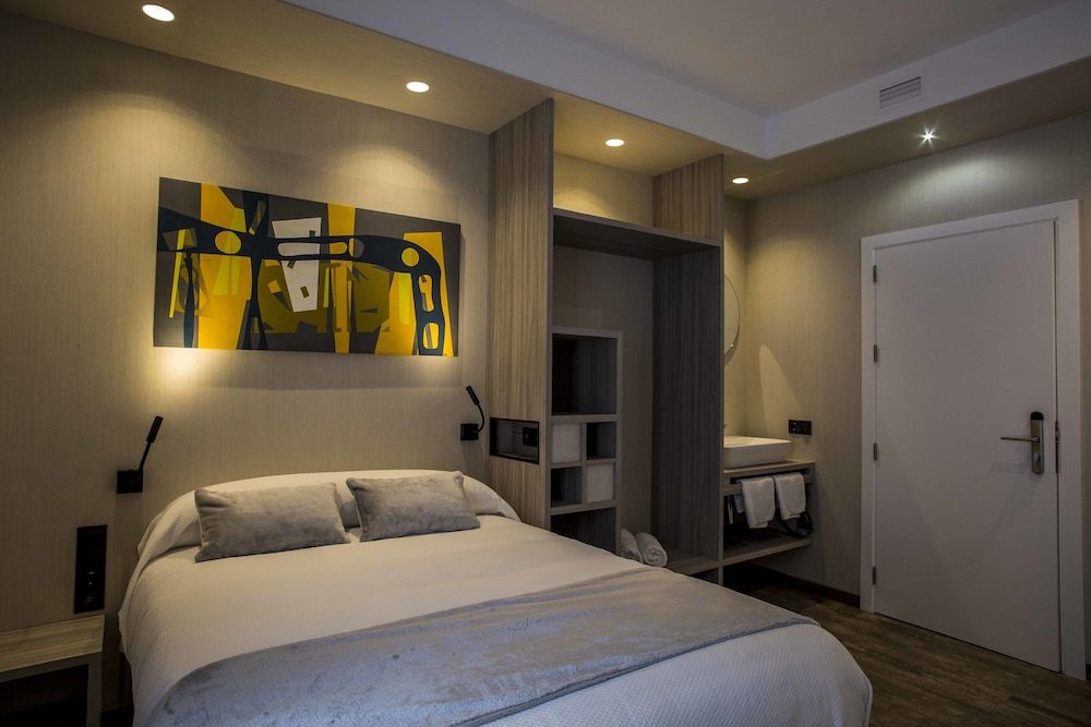 Hostal Sevilla Santa Justa Double Room, Private Bathroom 11