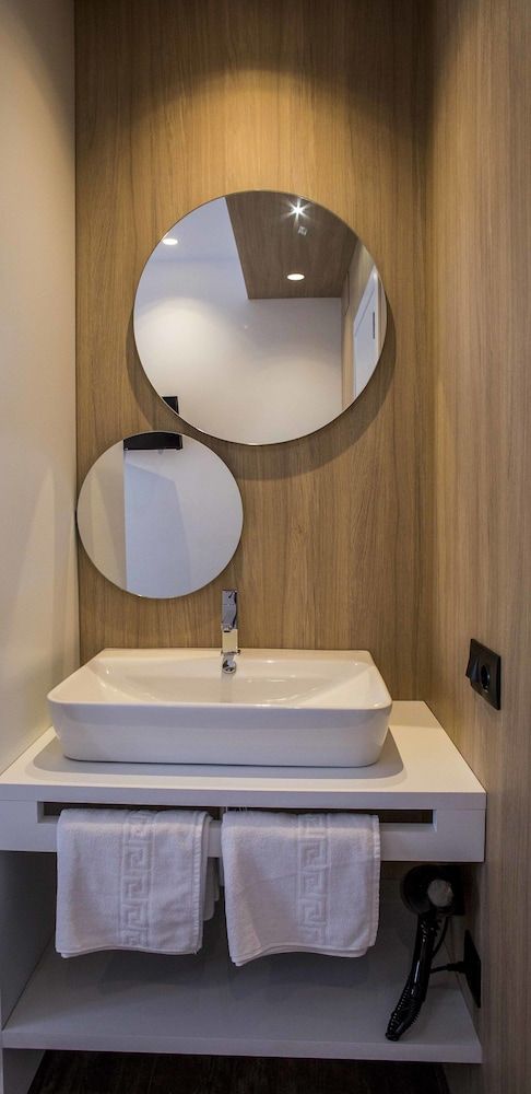 Hostal Sevilla Santa Justa Double Room, Private Bathroom 44