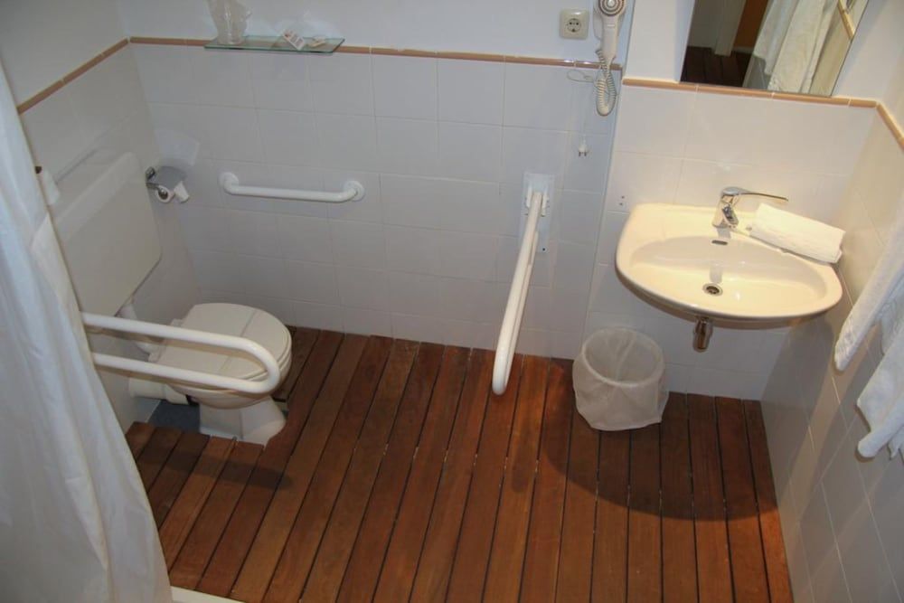 Hotel AHC Cáceres Triple Room (2 adults + 1 child) 6