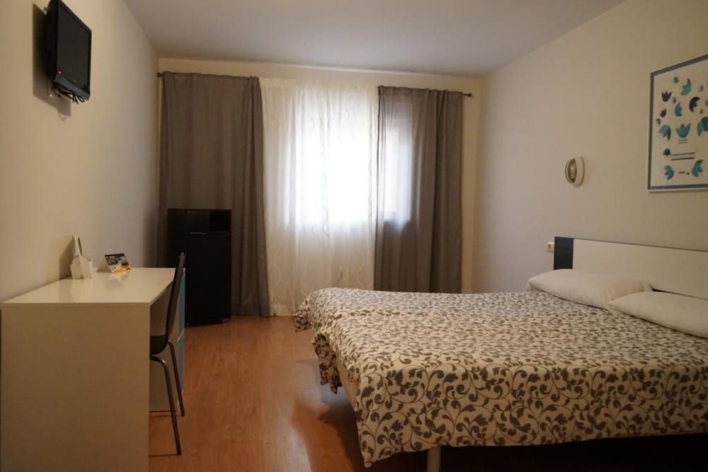 Hotel AHC Cáceres Triple Room (2 adults + 1 child) 3