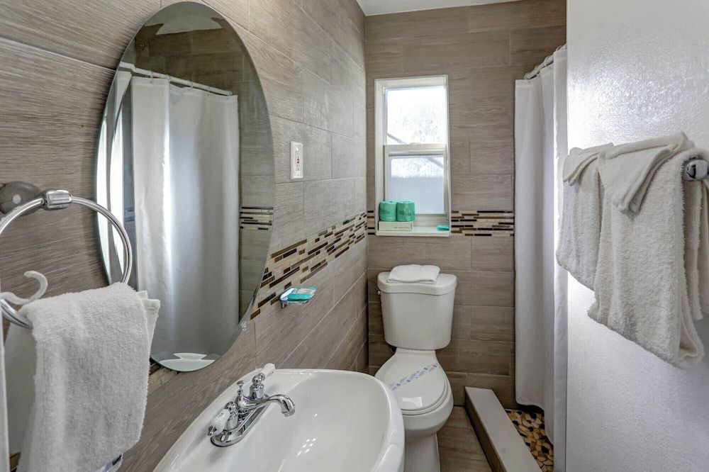 Richard's Motel Extended Stay Standard Room, 1 Queen Bed 8