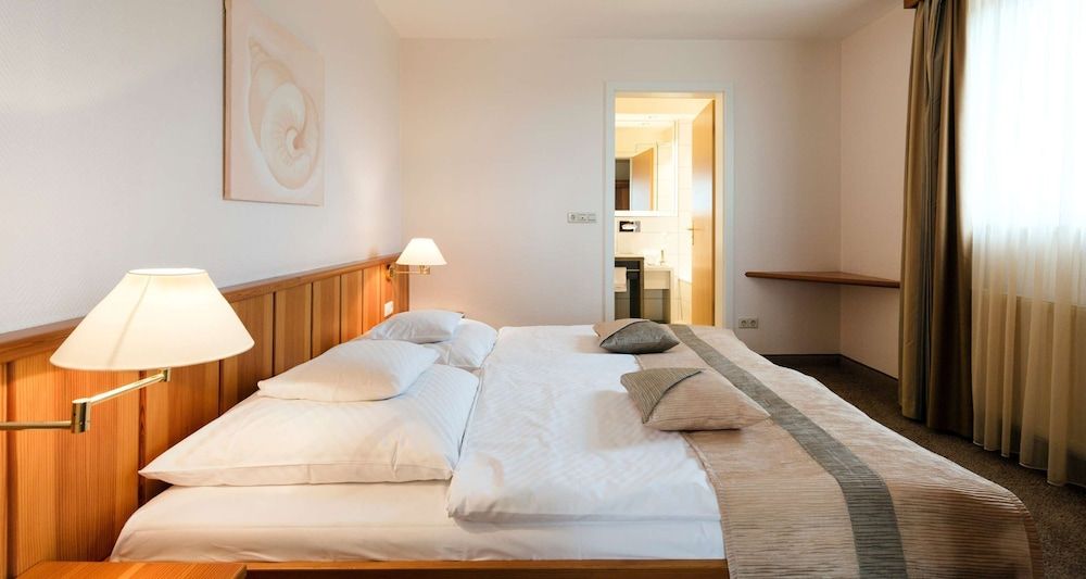 Wellness- & Nationalpark Hotel Schliffkopf, BWSC Junior Suite, 1 Double Bed, Balcony (Separate Living Room;with Sofabed) 2