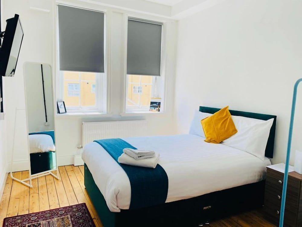 Endsleigh Park Double Room, 1 Double Bed 2