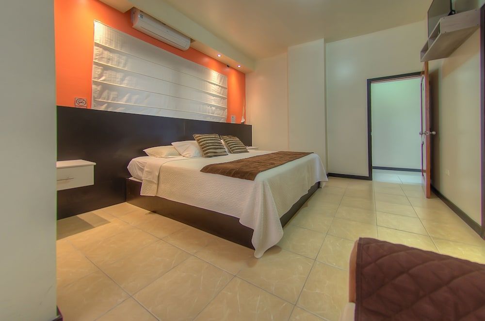 Hotel La Laguna Galapagos Room, 1 King Bed 7