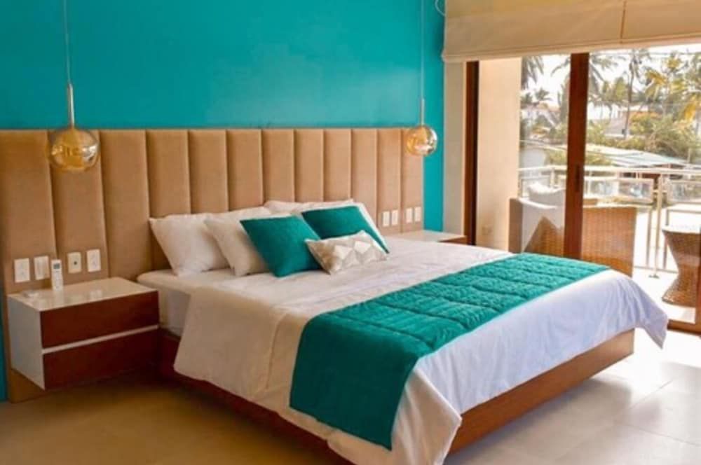 Hotel La Laguna Galapagos Superior Room, 1 King Bed, Lake View 6