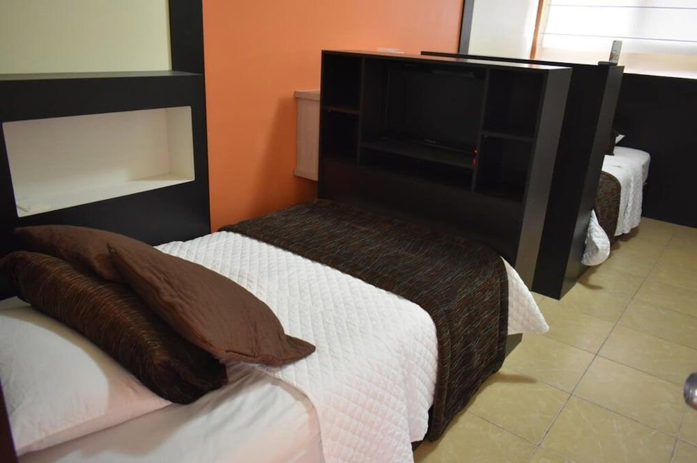 Hotel La Laguna Galapagos Economy Twin Room 3