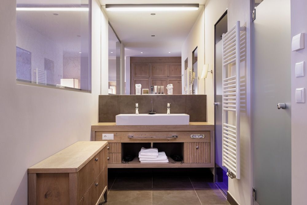 Chalet Mirabell Standard Double Room, Garden Area 4