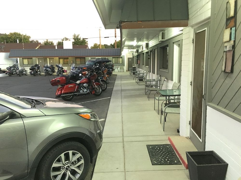 undefined Highlander Motel 7