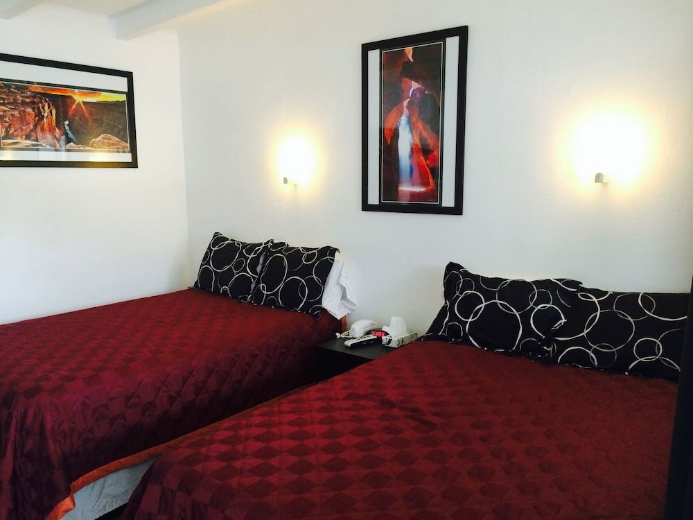 undefined Highlander Motel 3