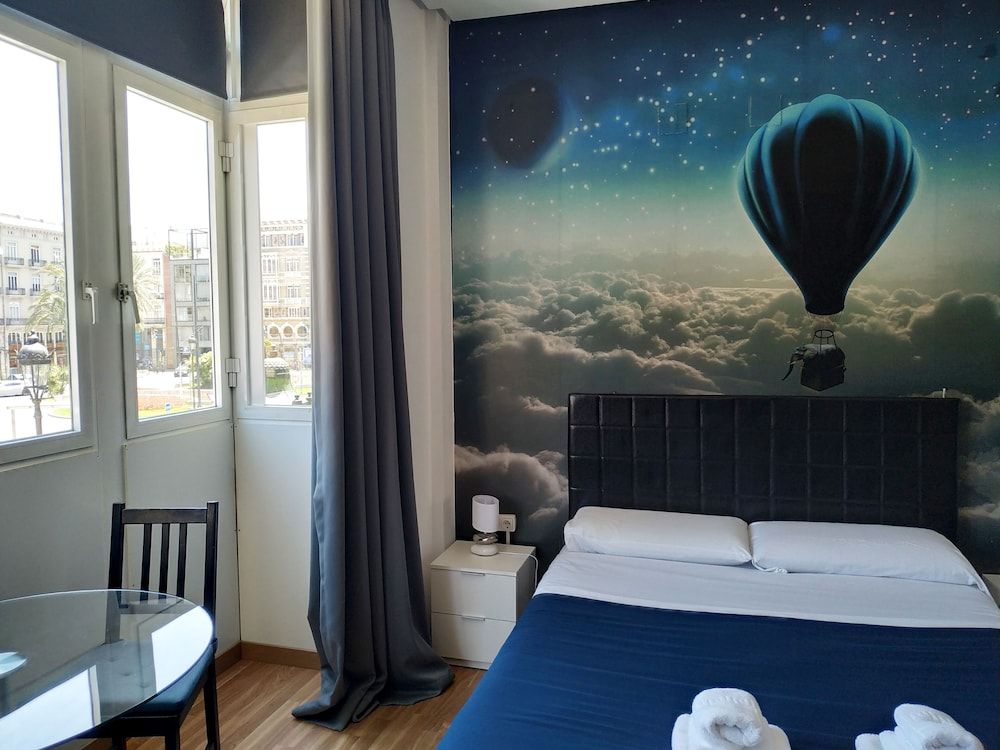 Flats Friends Plaza de la Reina Superior Double Room, 1 Queen Bed, City View