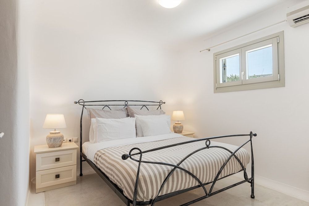 Mykonos Unique Villas by 2Doors Elegant 3 bedrooms Alaya Villa by 2Doors 2