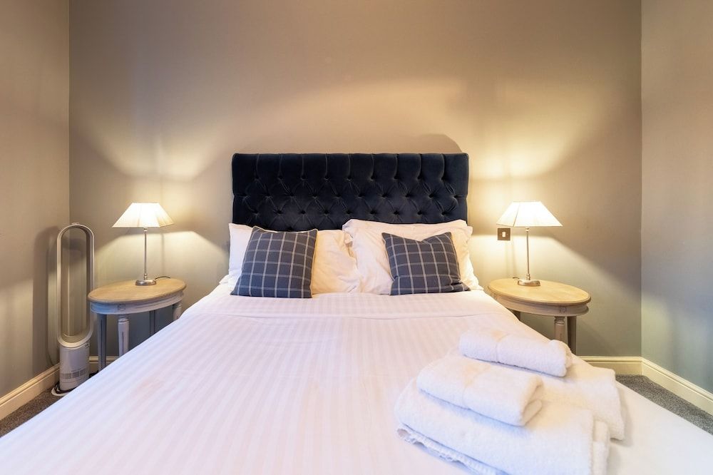 The Royal Oak Deluxe Double Room, 1 King Bed 19