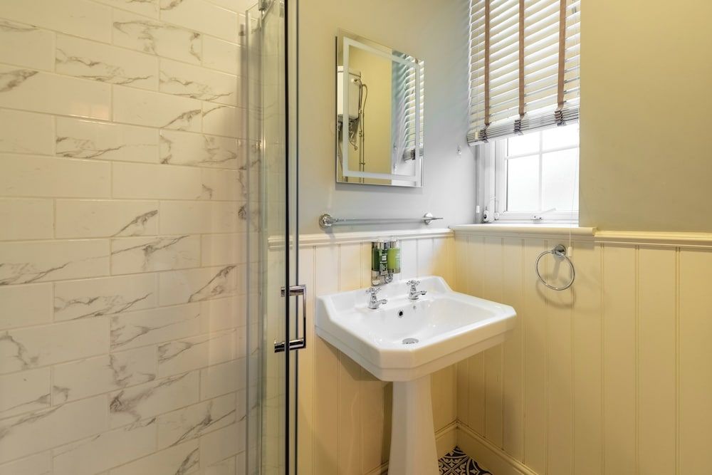 The Royal Oak Deluxe Double Room, 1 King Bed 72