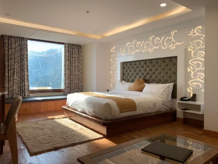 Piyush Residency - Narkanda Super Deluxe Room with Valley View And Private Balcony - Centrally Heated