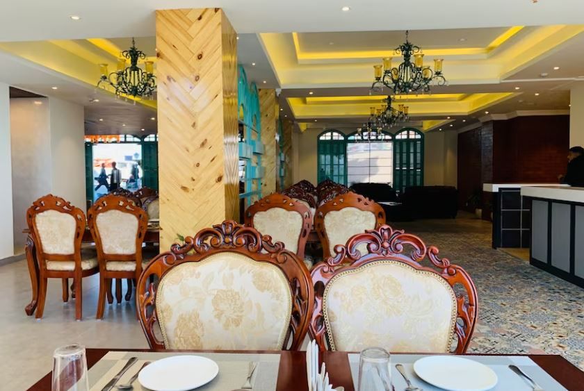 Food & Dining