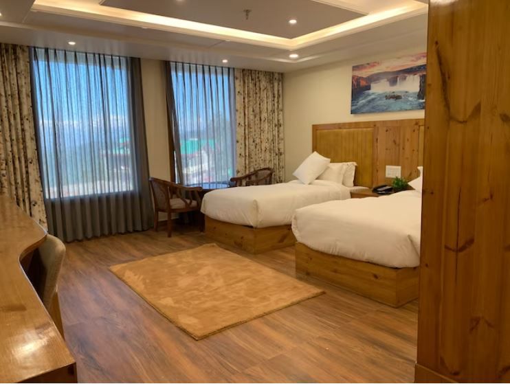 Piyush Residency - Narkanda Deluxe Room with City View - Centrally Heated 2